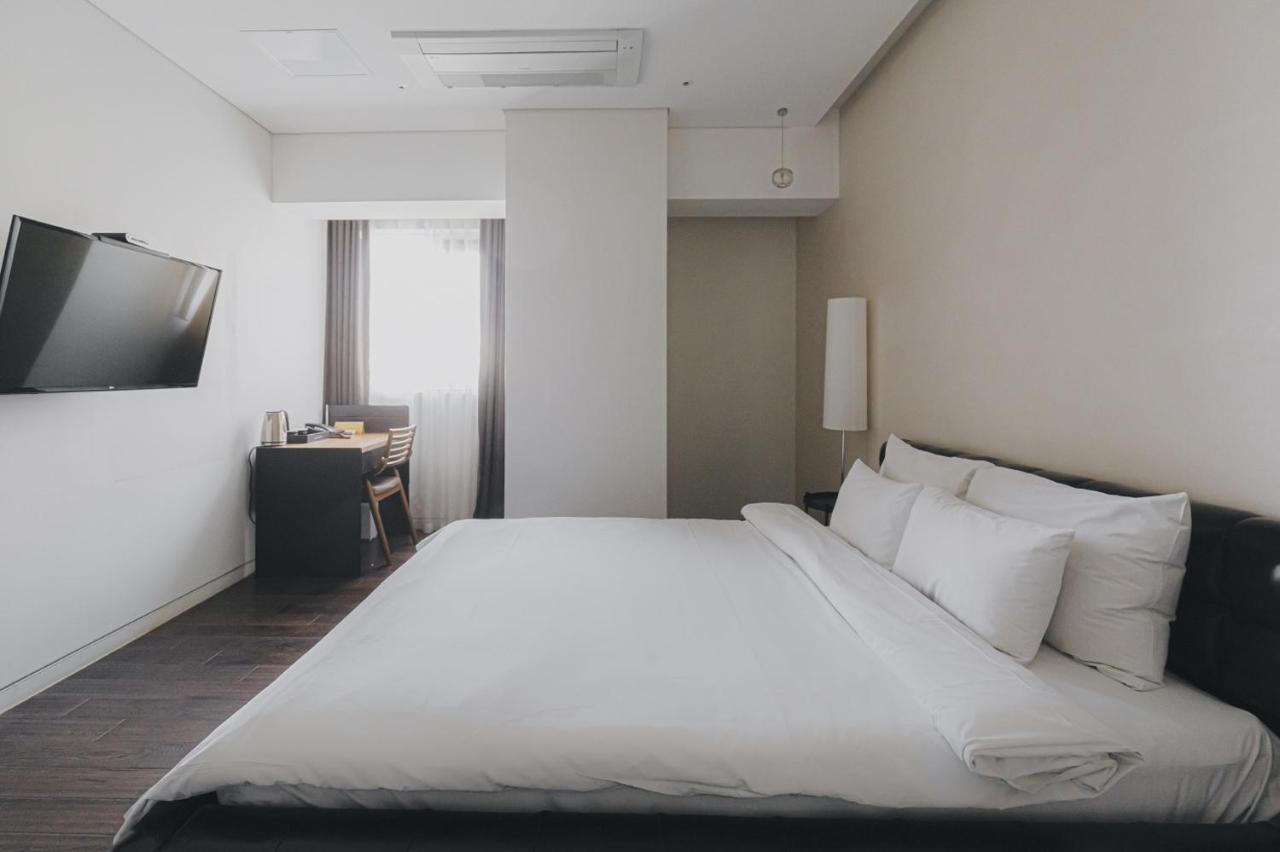 Acc Design Hotel Кванджу Экстерьер фото